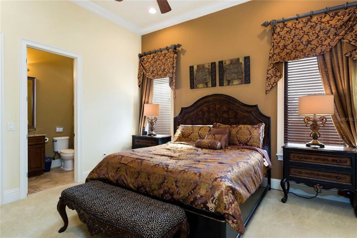 Image No.36-12 Bed Property for sale