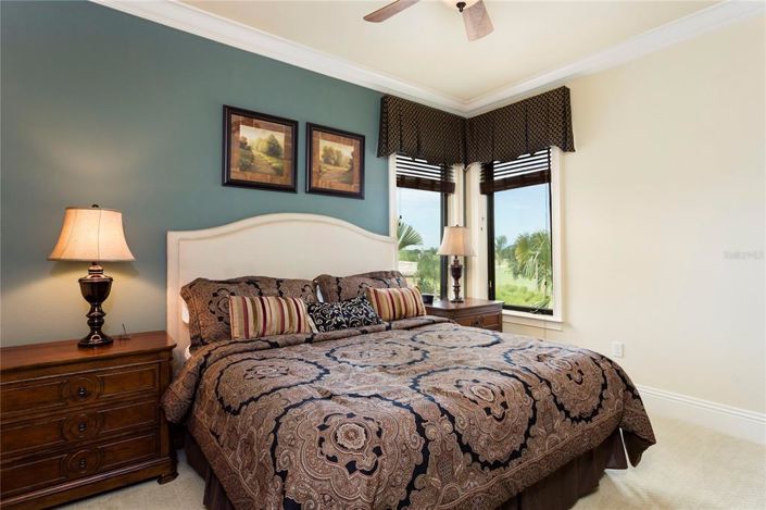 Image No.40-12 Bed Property for sale