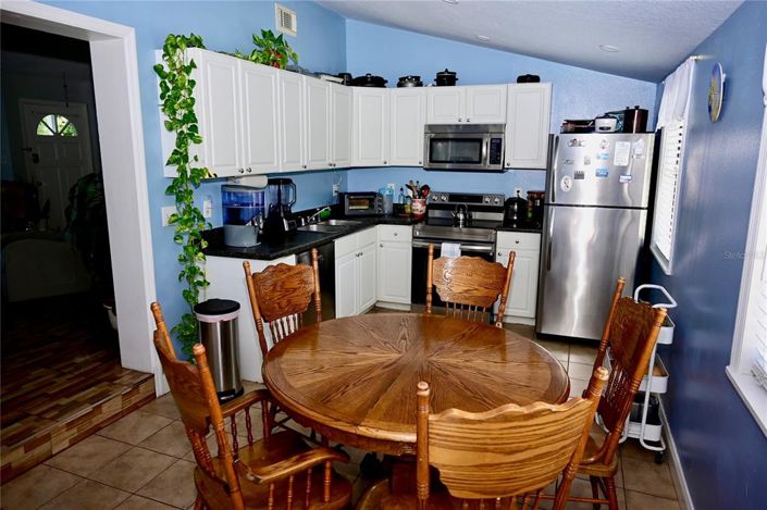 Image No.10-5 Bed Property for sale