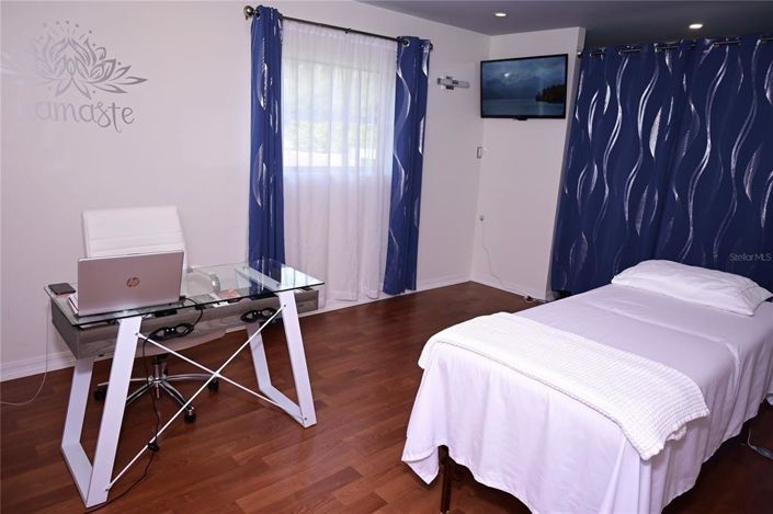 Image No.14-5 Bed Property for sale