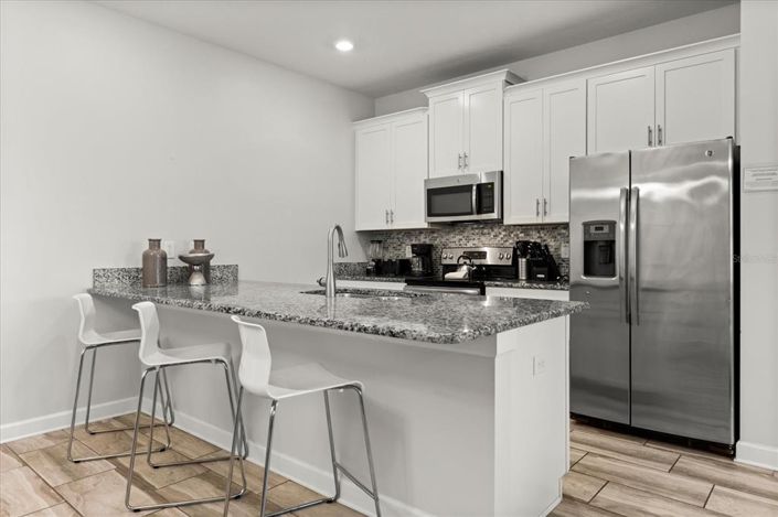 Image No.13-5 Bed Townhouse for sale