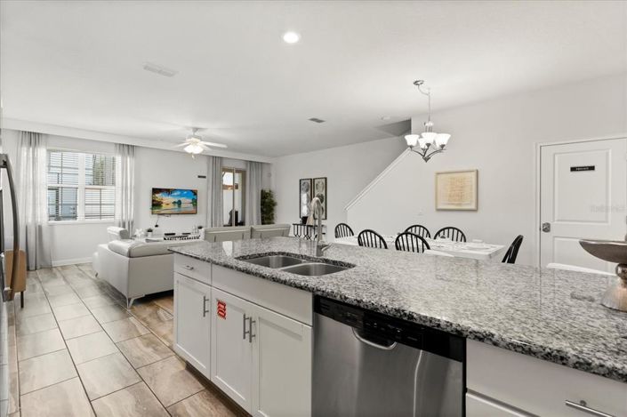 Image No.14-5 Bed Townhouse for sale