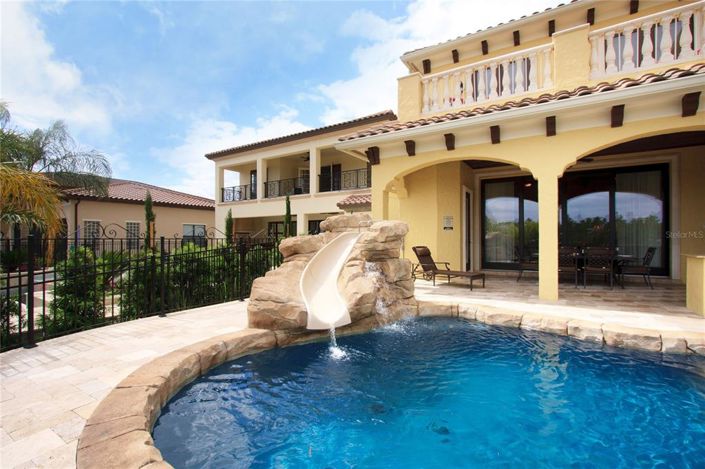 Image No.13-8 Bed Property for sale