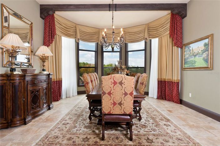 Image No.24-8 Bed Property for sale