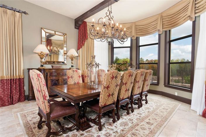 Image No.25-8 Bed Property for sale