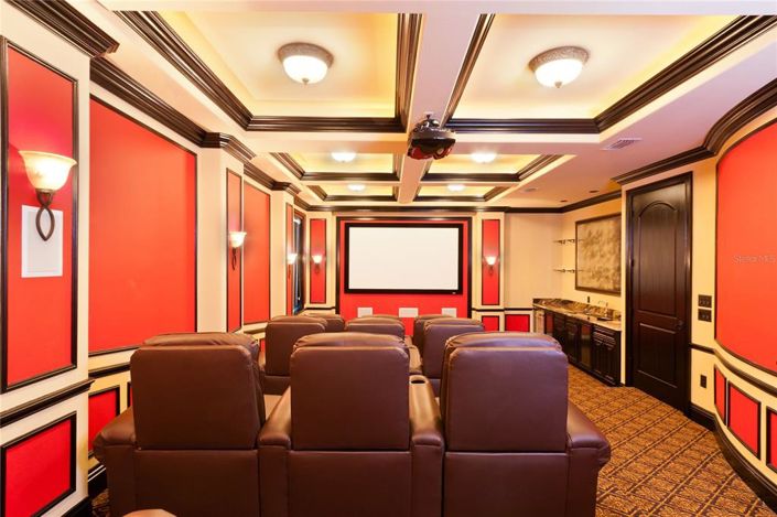 Image No.3-8 Bed Property for sale