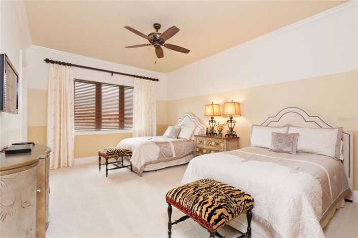 Image No.31-8 Bed Property for sale