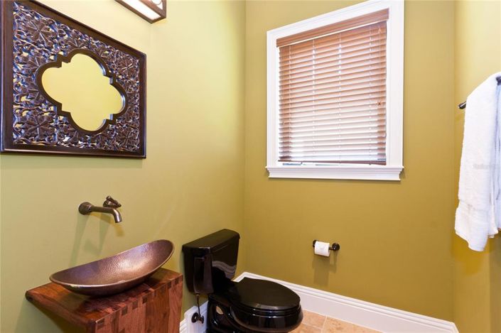 Image No.45-8 Bed Property for sale