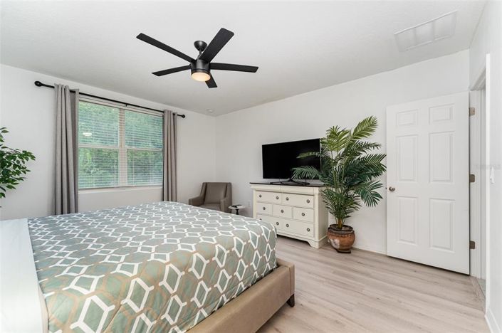 Image No.12-4 Bed Property for sale