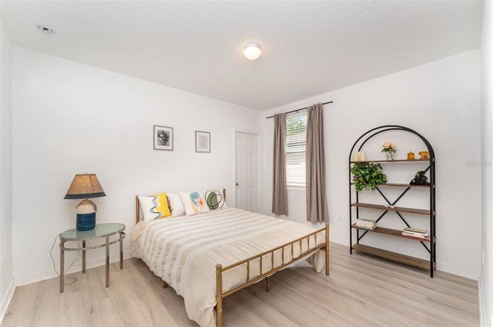 Image No.23-4 Bed Property for sale