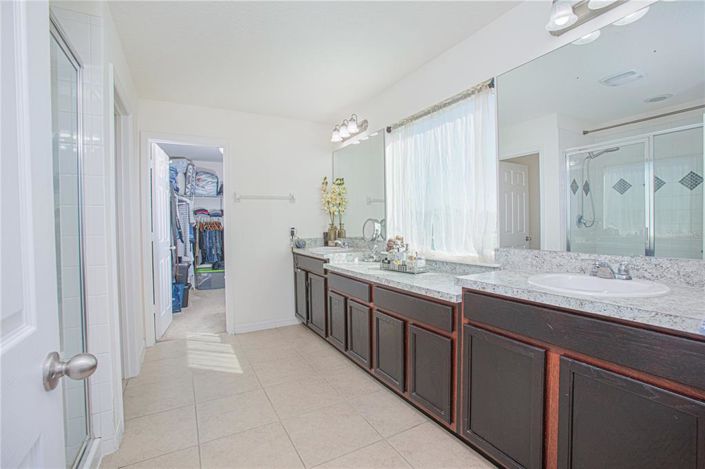 Image No.8-4 Bed Property for sale