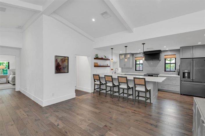 Image No.11-4 Bed Property for sale