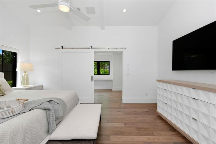 Image No.26-4 Bed Property for sale