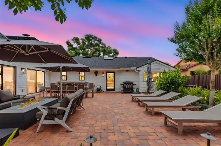 Image No.54-4 Bed Property for sale