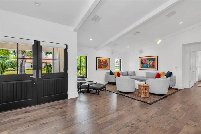 Image No.8-4 Bed Property for sale