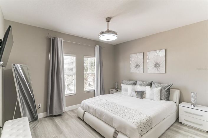 Image No.15-4 Bed Townhouse for sale