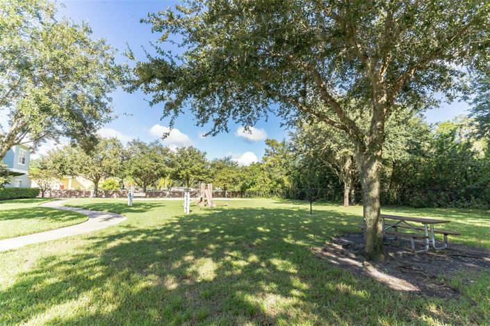 Image No.23-4 Bed Townhouse for sale