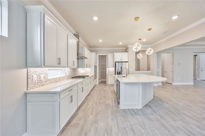 Image No.19-6 Bed Property for sale