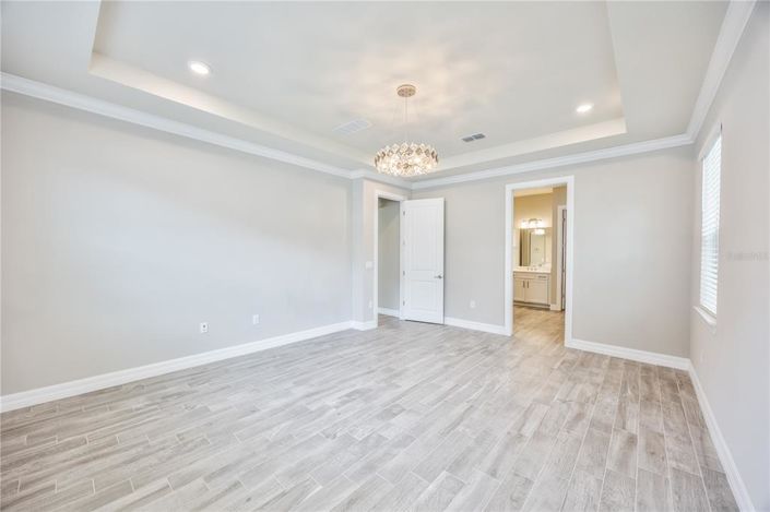 Image No.22-6 Bed Property for sale