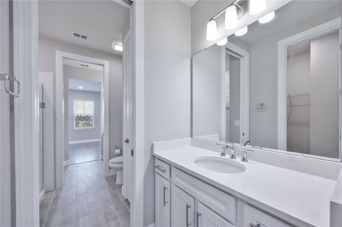 Image No.39-6 Bed Property for sale