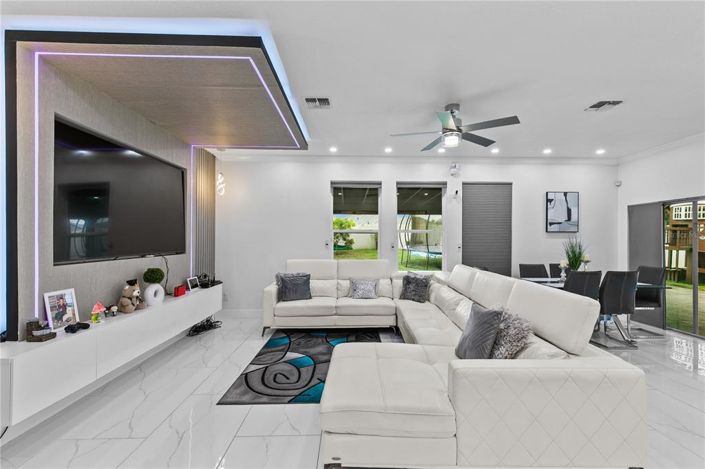 Image No.16-5 Bed Property for sale