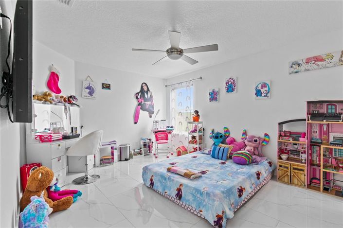 Image No.35-5 Bed Property for sale