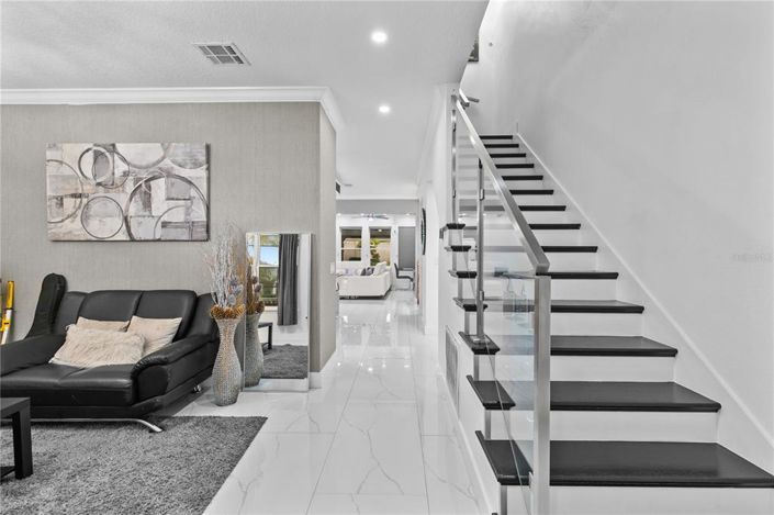 Image No.7-5 Bed Property for sale