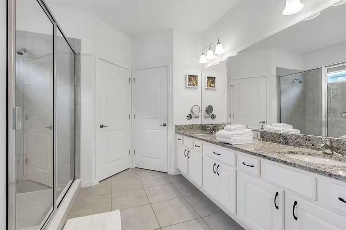 Image No.13-5 Bed Property for sale