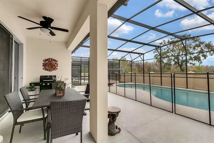 Image No.17-5 Bed Property for sale