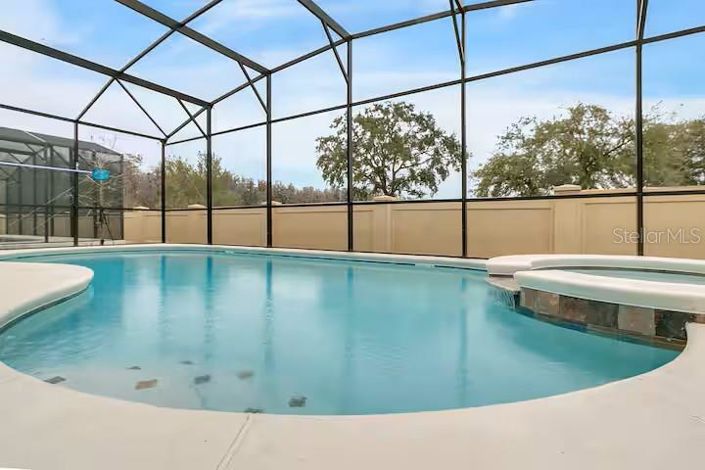 Image No.18-5 Bed Property for sale