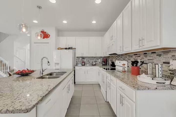 Image No.6-5 Bed Property for sale