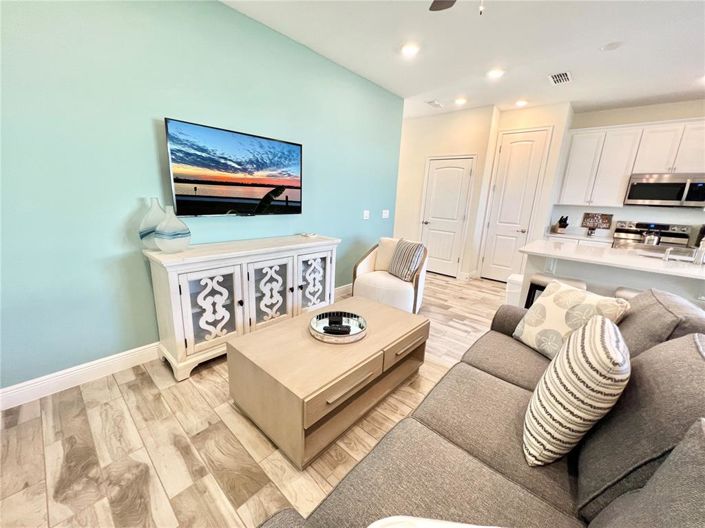 Image No.18-3 Bed Townhouse for sale