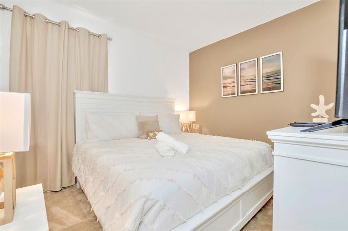 Image No.14-8 Bed Property for sale