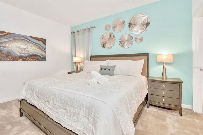 Image No.19-8 Bed Property for sale