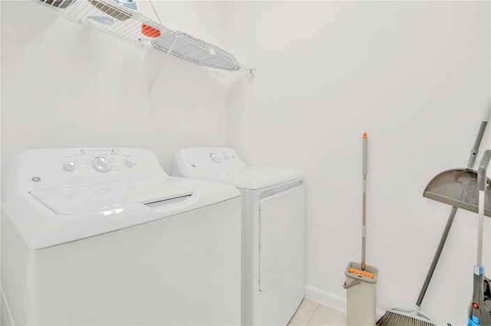 Image No.28-8 Bed Property for sale