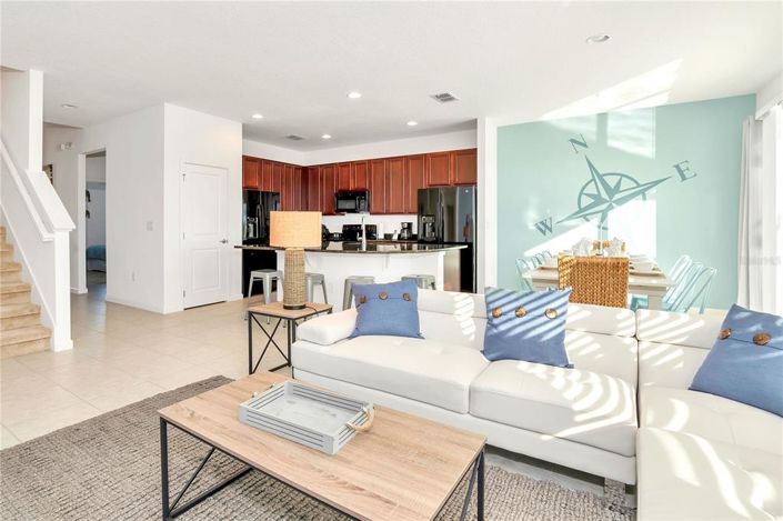 Image No.3-8 Bed Property for sale