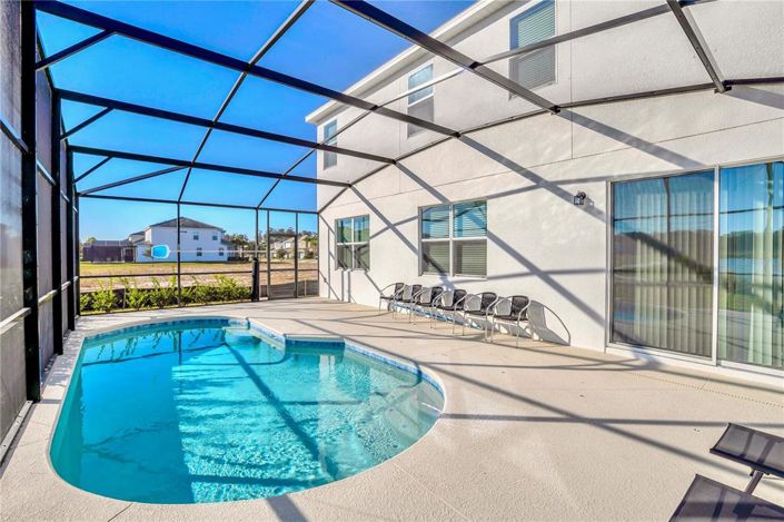 Image No.30-8 Bed Property for sale