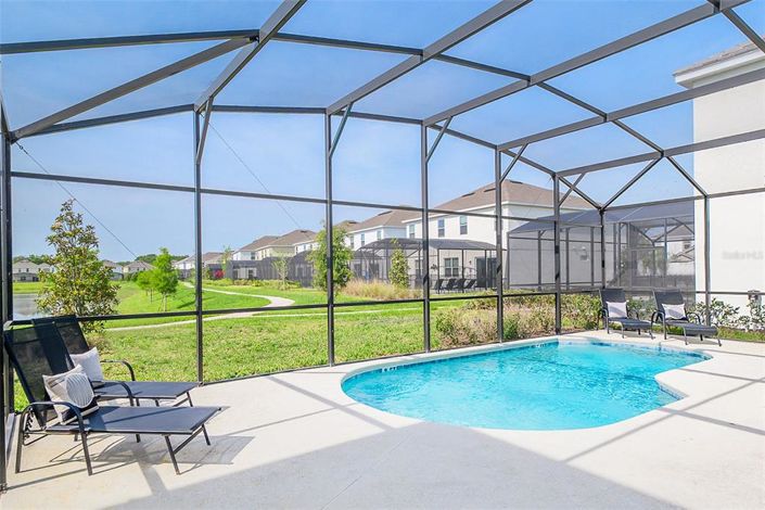 Image No.32-8 Bed Property for sale