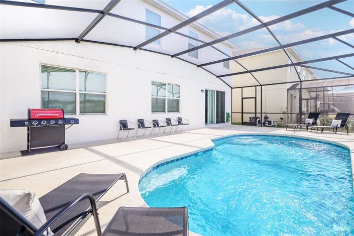 Image No.33-8 Bed Property for sale