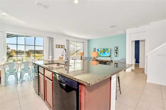 Image No.7-8 Bed Property for sale