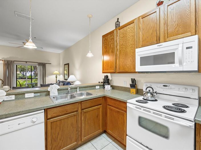 Image No.10-3 Bed Property for sale