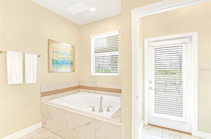 Image No.13-8 Bed Property for sale