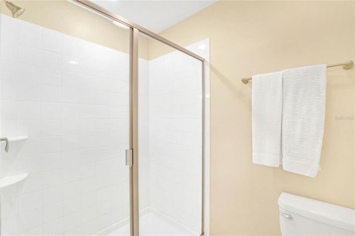 Image No.20-8 Bed Property for sale