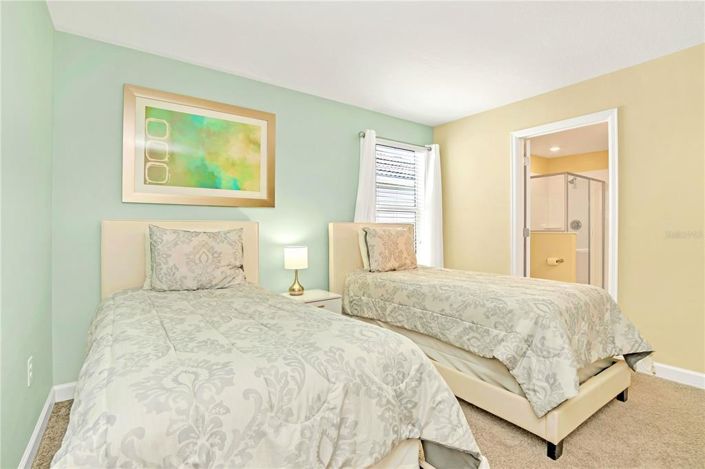 Image No.26-8 Bed Property for sale