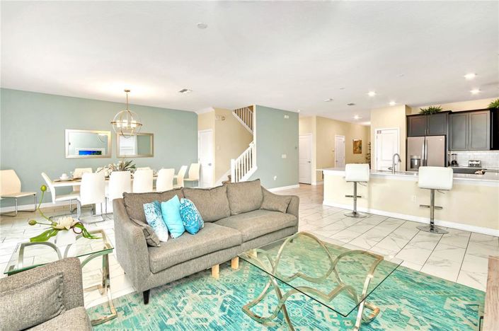 Image No.4-8 Bed Property for sale