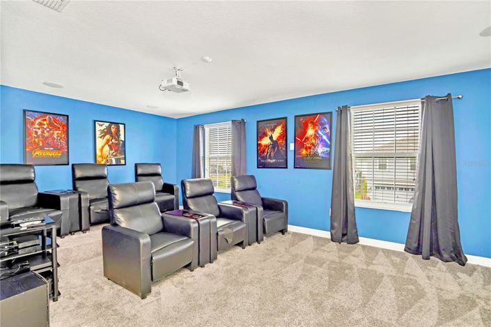 Image No.9-8 Bed Property for sale