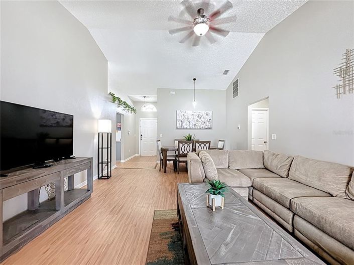 Image No.9-3 Bed Property for sale