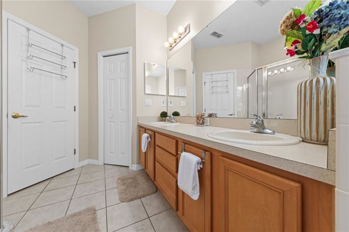 Image No.16-4 Bed Property for sale