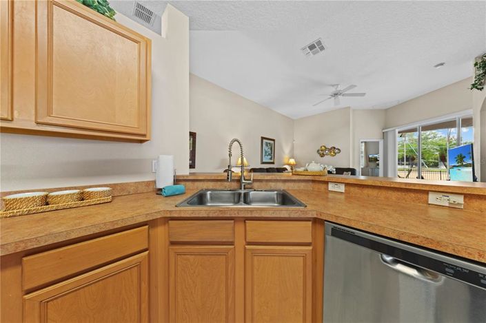 Image No.28-4 Bed Property for sale