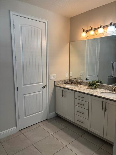 Image No.32-6 Bed Property for sale